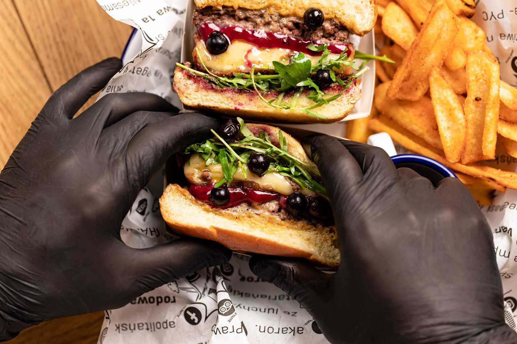 Camembert cheeseburger